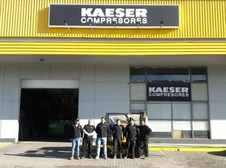 Participantes de la capacitación de Kaeser Compresores con Training Workshop